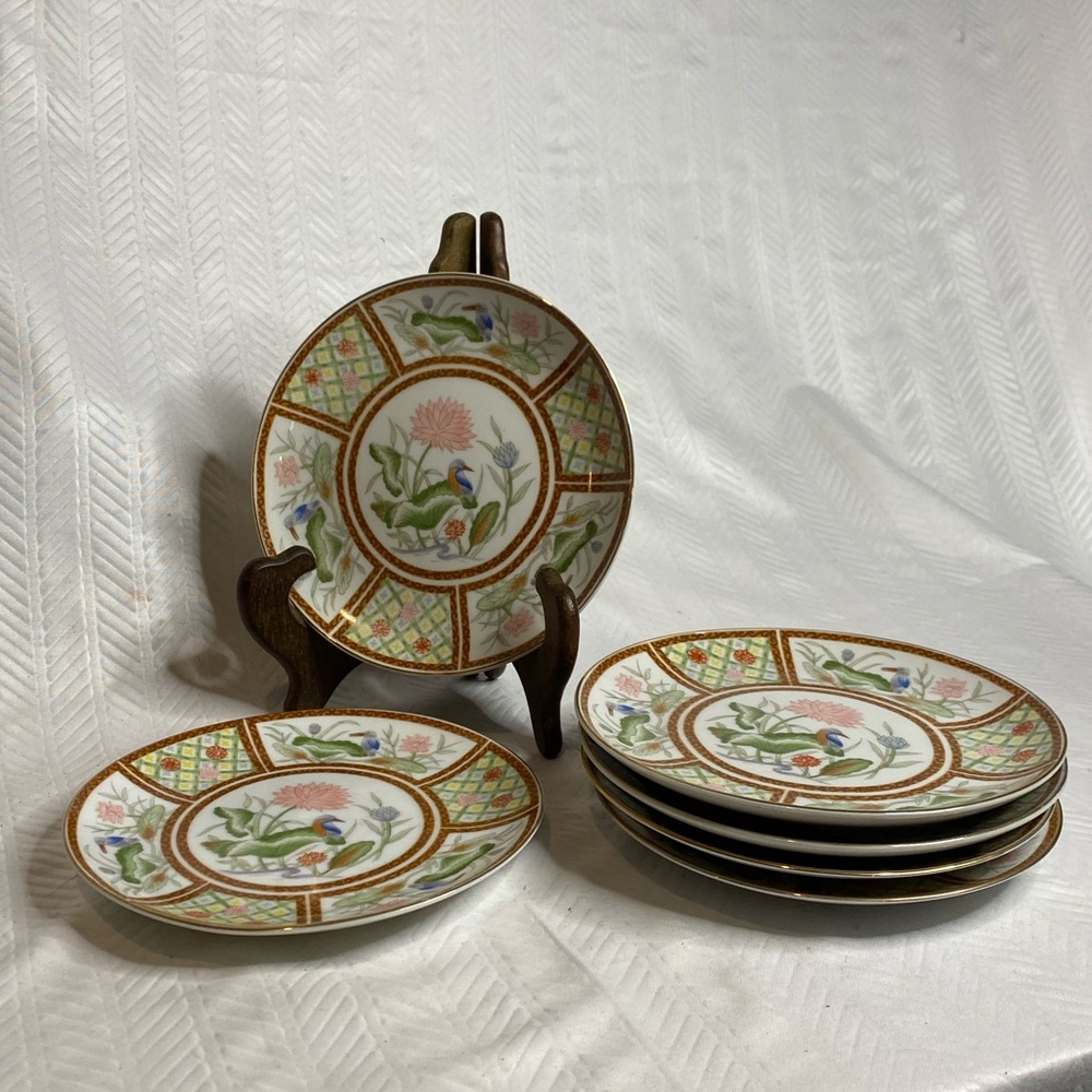 Hand painted Oriental Imari Ware Japan (6 plates).